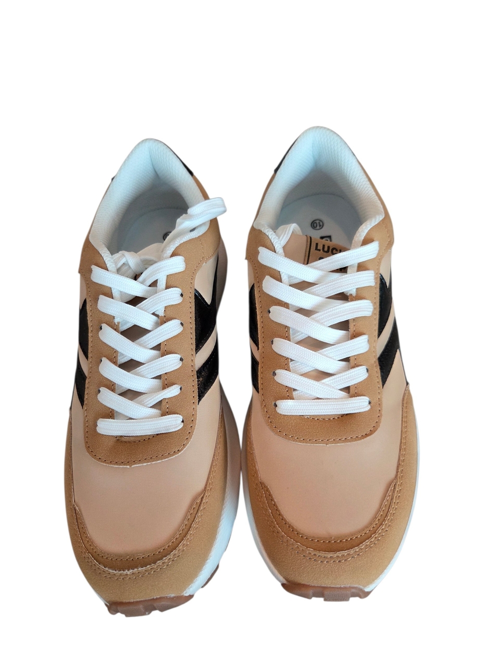 NWOT  Or Box Women’s Beige & Black  SLucky Step Sneakers 10